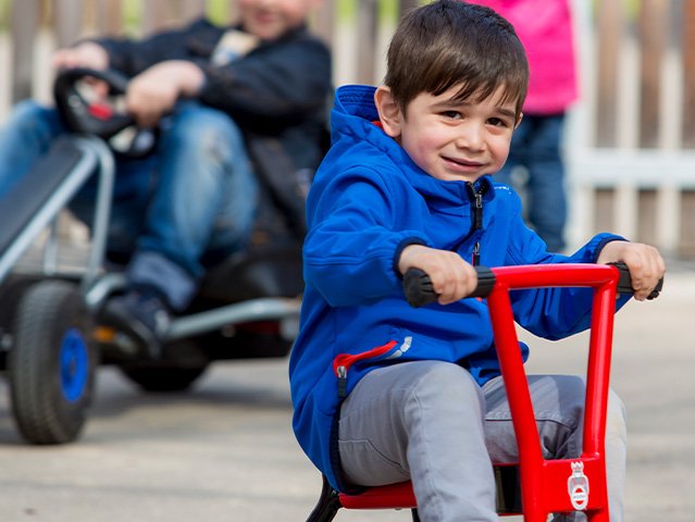 Kinderkrippe Allgäu KJF Sicherheit Geborgenheit