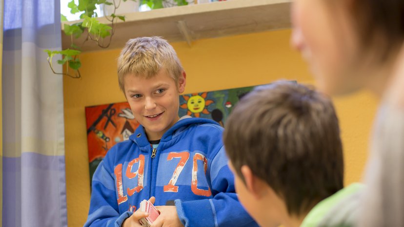 Umfassende Förderung in der Heilpädagogischen Tagesstätte Philipp-Neri-Schule Schüler mit Förderbedarf wird in der Heilpädagogischen Tagesstätte an der Philipp-Neri-Schule stark gemacht